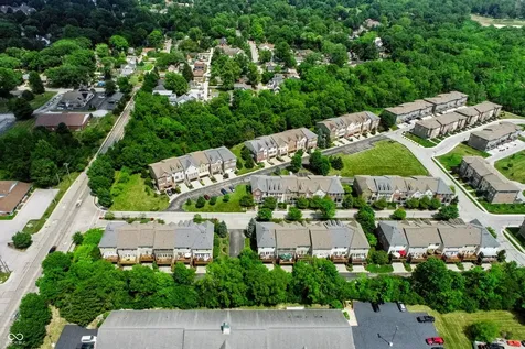 200 Manchester Drive Zionsville IN 46077