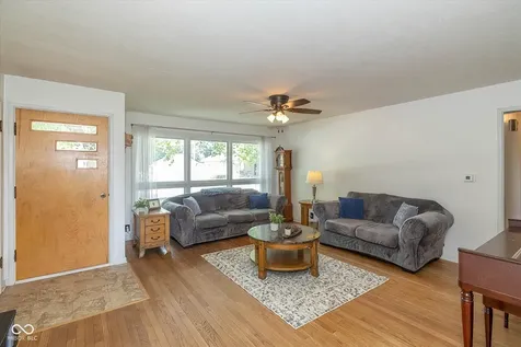 16 E North Street New Palestine IN 46163