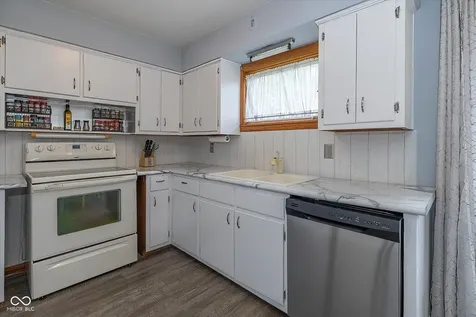 16 E North Street New Palestine IN 46163