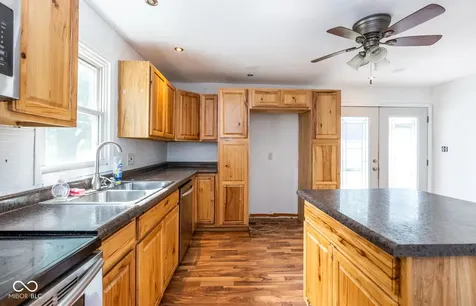5503 W 300 N Greenfield IN 46140