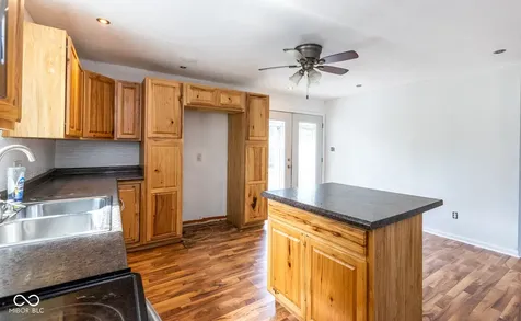 5503 W 300 N Greenfield IN 46140