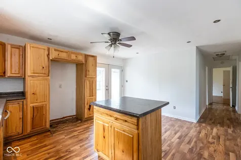 5503 W 300 N Greenfield IN 46140