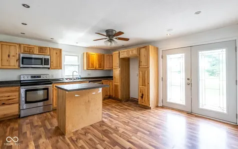 5503 W 300 N Greenfield IN 46140