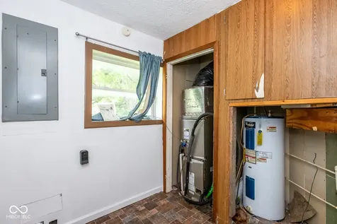 5503 W 300 N Greenfield IN 46140