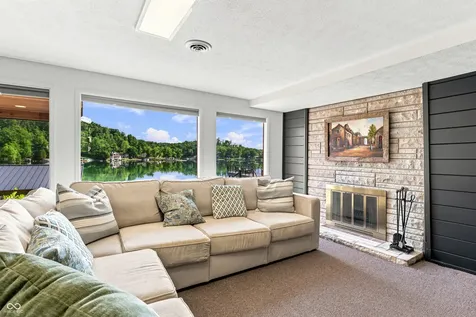 5461 S Poplar Drive Columbus IN 47201