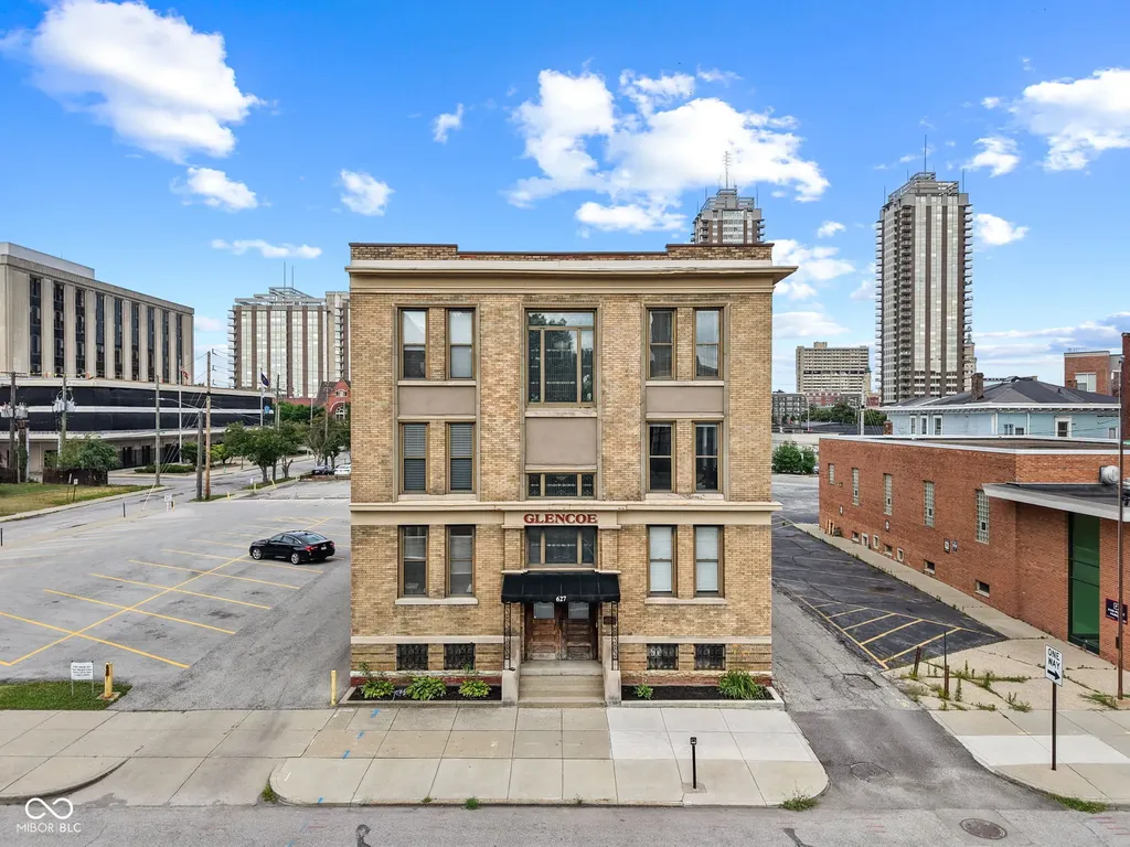 627 N Pennsylvania Street Indianapolis IN 46204