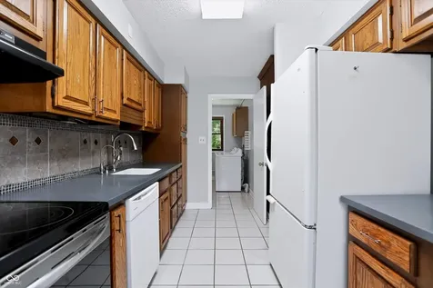 560 Golf Lane Indianapolis IN 46260