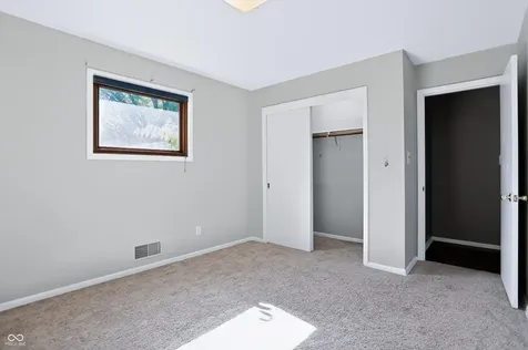560 Golf Lane Indianapolis IN 46260