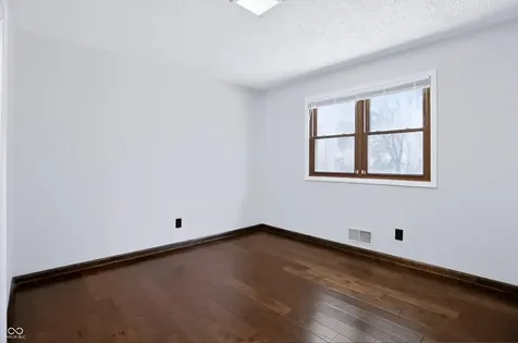 560 Golf Lane Indianapolis IN 46260