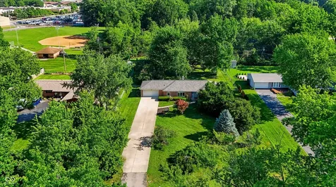 560 Golf Lane Indianapolis IN 46260