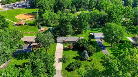 560 Golf Lane Indianapolis IN 46260
