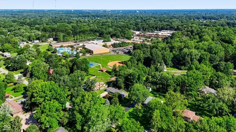 560 Golf Lane Indianapolis IN 46260