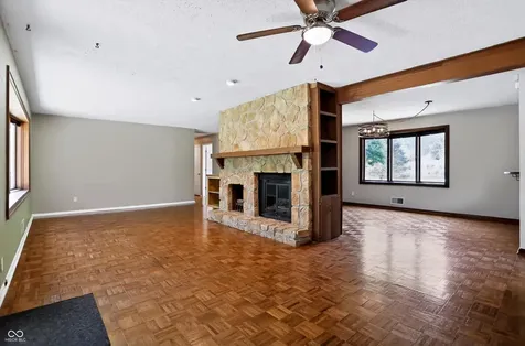 560 Golf Lane Indianapolis IN 46260