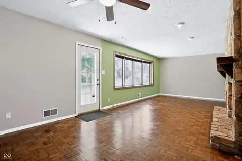 560 Golf Lane Indianapolis IN 46260