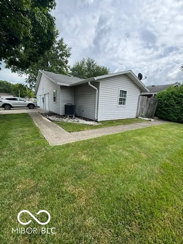 8001 Xenia Drive Indianapolis IN 46227
