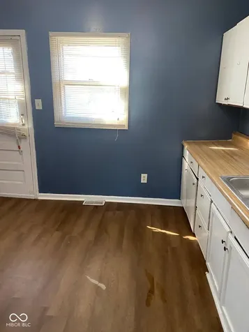 2422 N Goodlet Avenue Indianapolis IN 46222