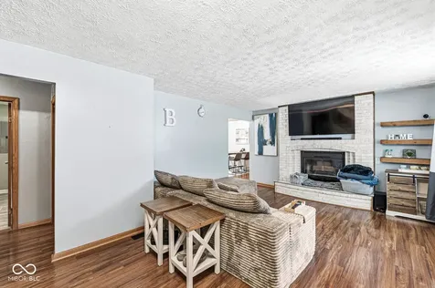 6617 S Lawndale Avenue Indianapolis IN 46221