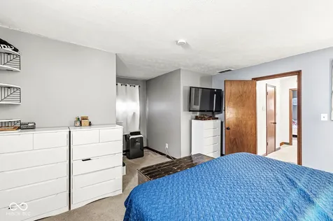 6617 S Lawndale Avenue Indianapolis IN 46221