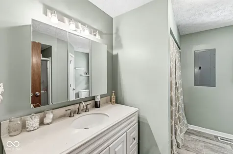 6617 S Lawndale Avenue Indianapolis IN 46221