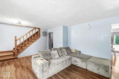 6617 S Lawndale Avenue Indianapolis IN 46221