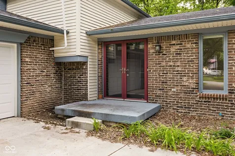 310 S Serenity Way Greenwood IN 46142