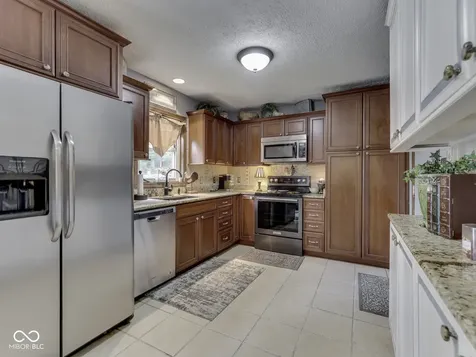 8255 Lynn Drive Indianapolis IN 46237