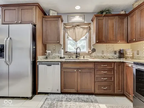 8255 Lynn Drive Indianapolis IN 46237