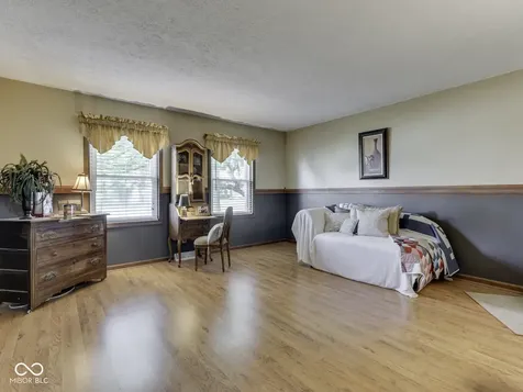 8255 Lynn Drive Indianapolis IN 46237