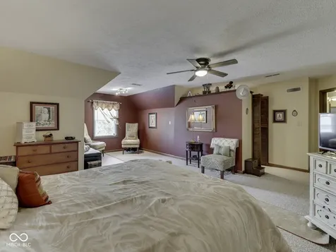 8255 Lynn Drive Indianapolis IN 46237