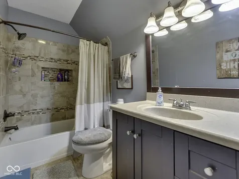 8255 Lynn Drive Indianapolis IN 46237