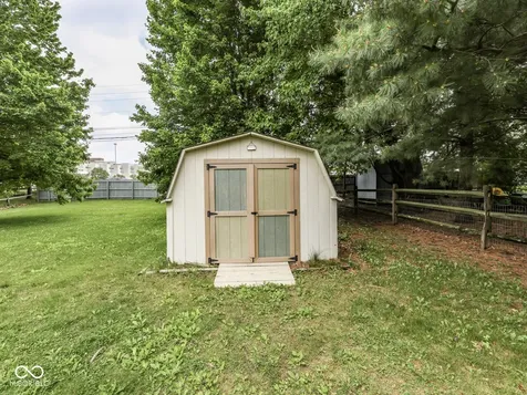 8255 Lynn Drive Indianapolis IN 46237