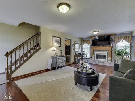 8255 Lynn Drive Indianapolis IN 46237