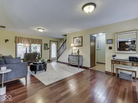 8255 Lynn Drive Indianapolis IN 46237