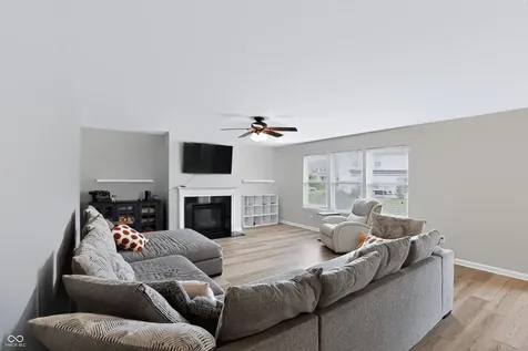 6196 Eagle Lake Drive Zionsville IN 46077