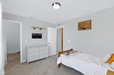 6196 Eagle Lake Drive Zionsville IN 46077