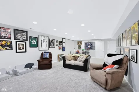 6196 Eagle Lake Drive Zionsville IN 46077