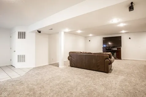 9160 Stratton Court Fishers IN 46037