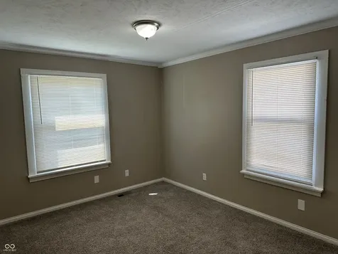 8212 Laughlin Drive Indianapolis IN 46219
