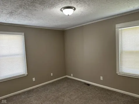 8212 Laughlin Drive Indianapolis IN 46219