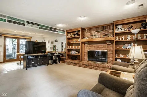 4014 S Creekside Drive New Palestine IN 46163