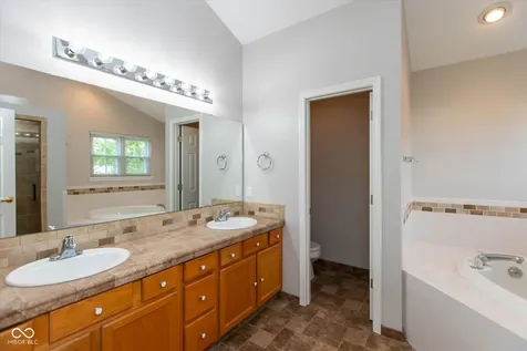 3387 Pineleigh Way Greenwood IN 46143