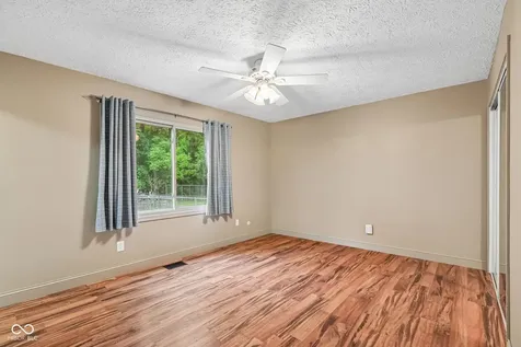 10373 Whispering Winds Indianapolis IN 46234