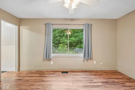 10373 Whispering Winds Indianapolis IN 46234