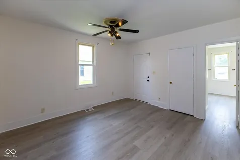 885 S 11th Street Noblesville IN 46060