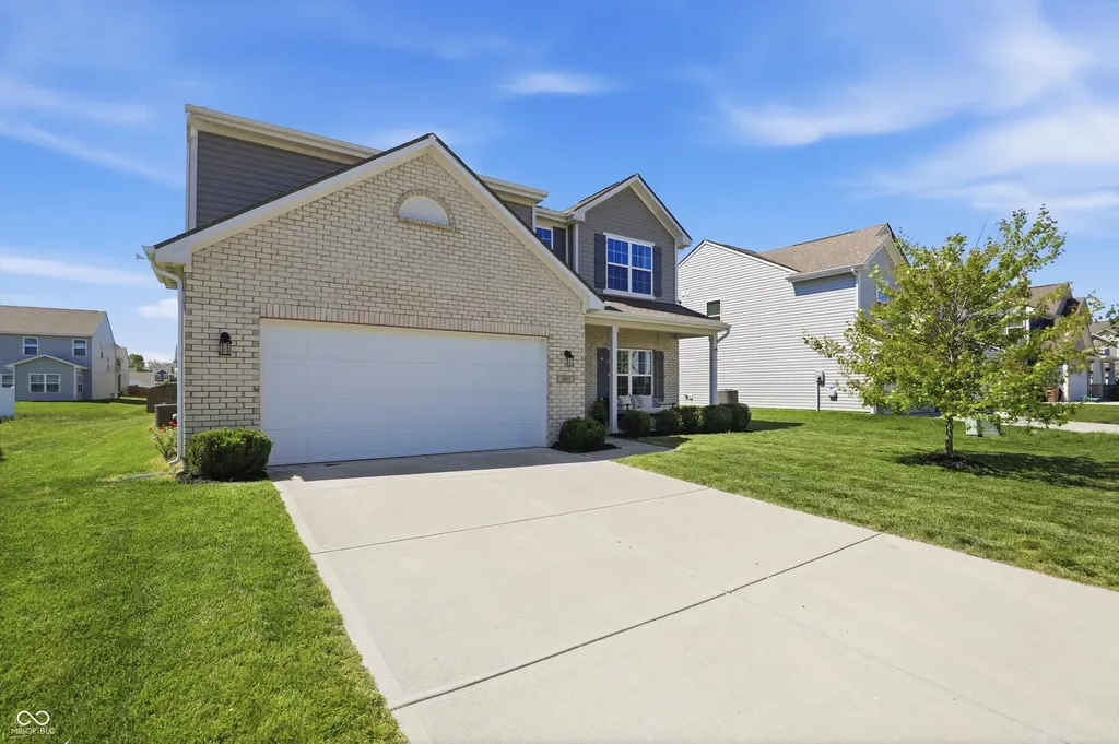 2023 Glenmoor Drive Columbus IN 47201