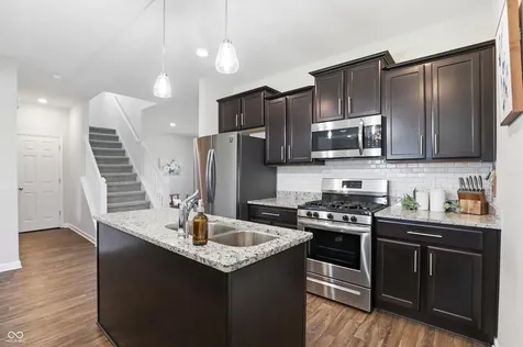 2023 Glenmoor Drive Columbus IN 47201