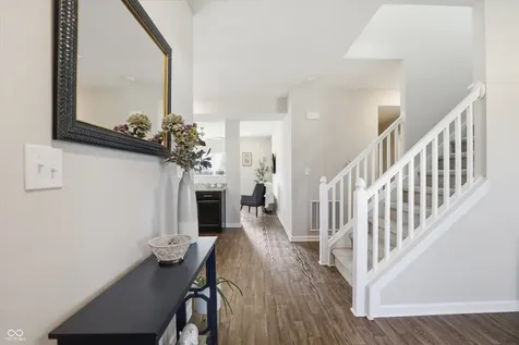 2023 Glenmoor Drive Columbus IN 47201
