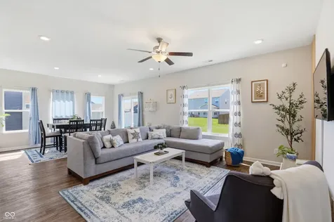 2023 Glenmoor Drive Columbus IN 47201