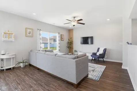 2023 Glenmoor Drive Columbus IN 47201