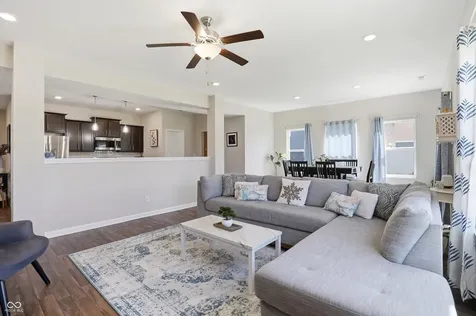 2023 Glenmoor Drive Columbus IN 47201